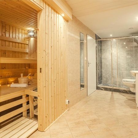 פראג Wellness Studio! Finnish Sauna, Whirlpool, Gym & More! מראה חיצוני תמונה