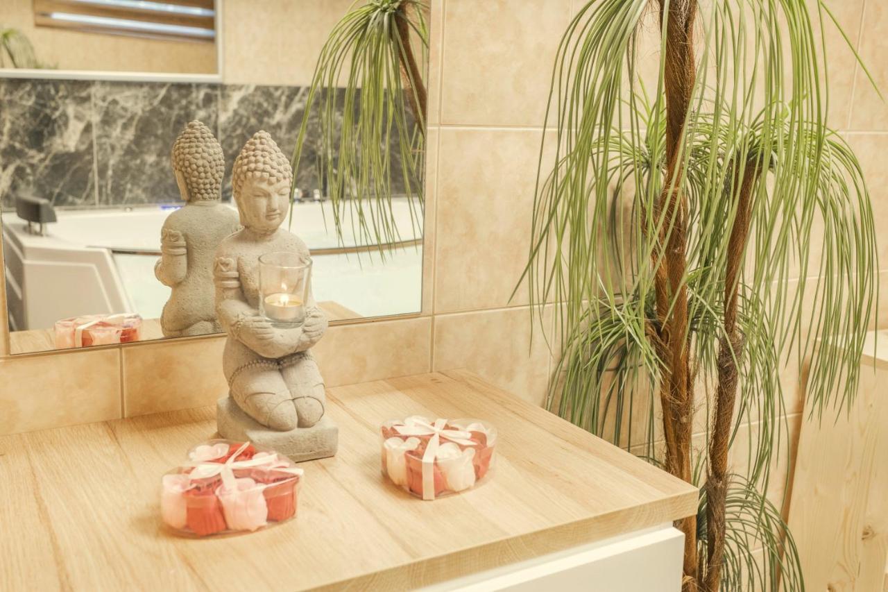 פראג Wellness Studio! Finnish Sauna, Whirlpool, Gym & More! מראה חיצוני תמונה