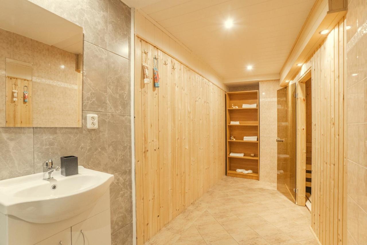 פראג Wellness Studio! Finnish Sauna, Whirlpool, Gym & More! מראה חיצוני תמונה