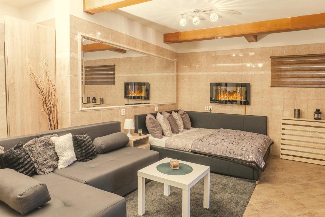 פראג Wellness Studio! Finnish Sauna, Whirlpool, Gym & More! מראה חיצוני תמונה